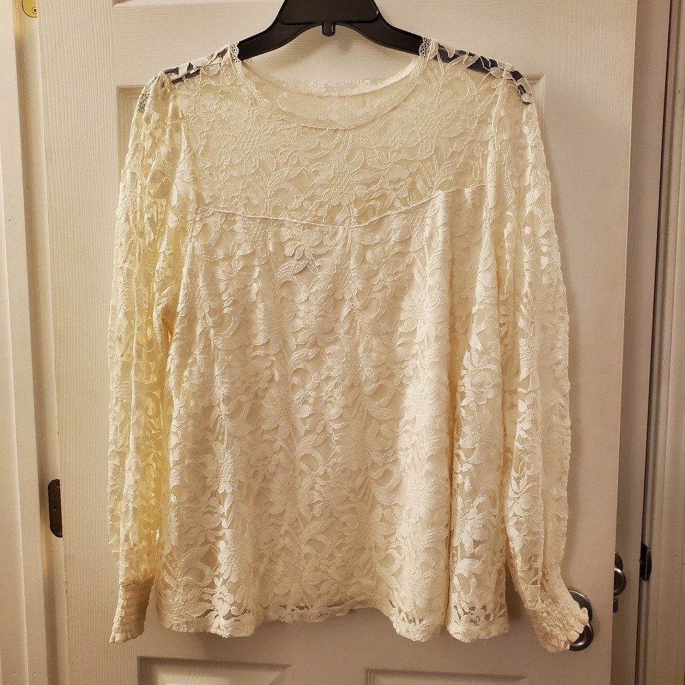 Torrid sz 2 ivory floral lace long slv pullover‎ top Feminine Victorian Romantic
